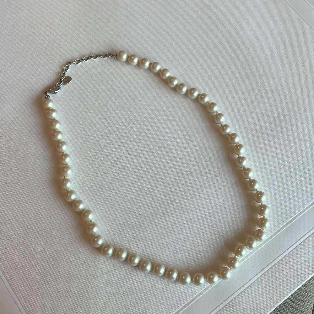 Brooks Brothers string of pearls necklace - Picture 4 of 14